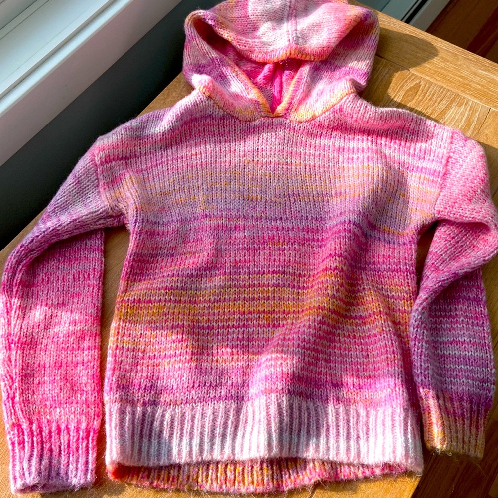 Gap Kids sweater sz small (fits 6-7)